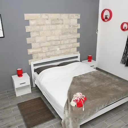 & Dijana Apartmán *